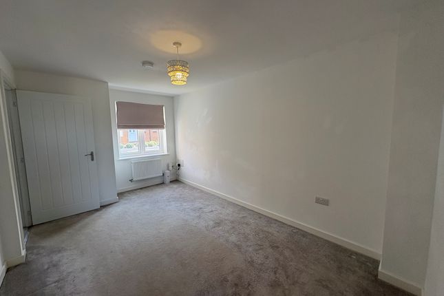 7, Sumbler Drive, Calne photo 2