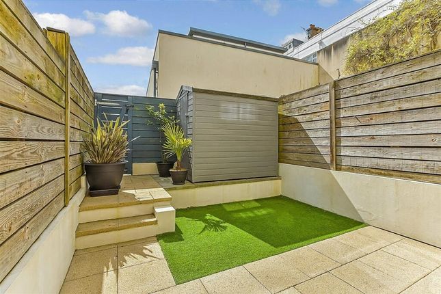 Town house to rent in Upper Gloucester Road, Brighton