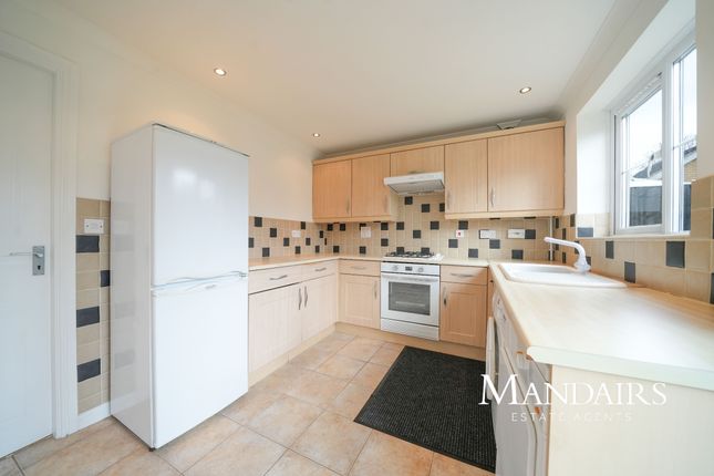 53 Swan Gardens, Peterborough photo 3