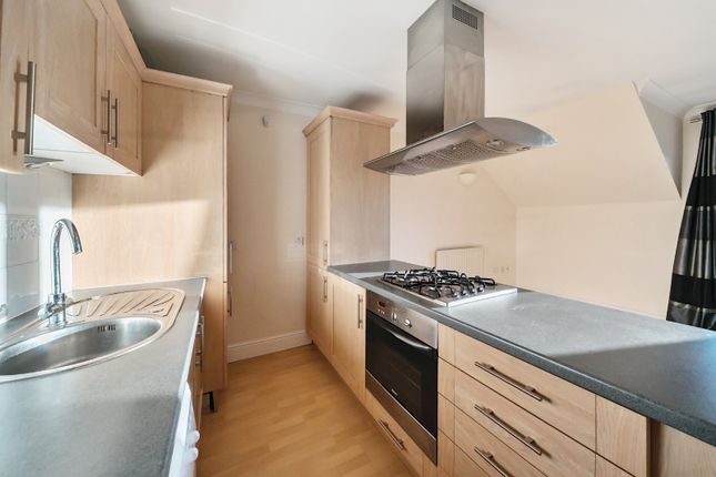11, Regal Court, Beverley photo 3