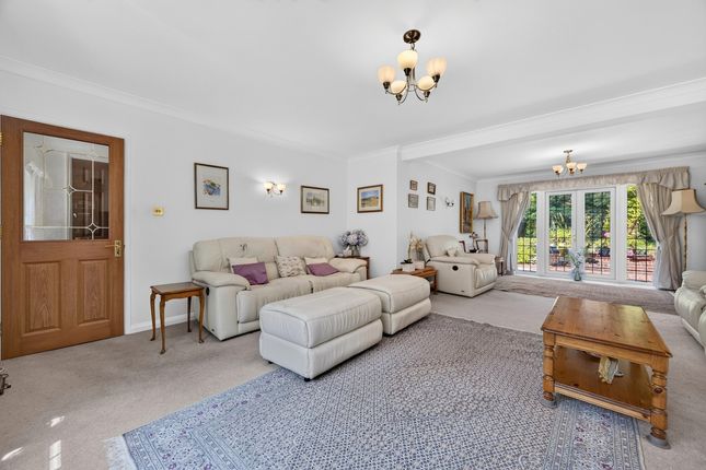 Hollymount, Parsonage Lane, Farnham Common photo 4