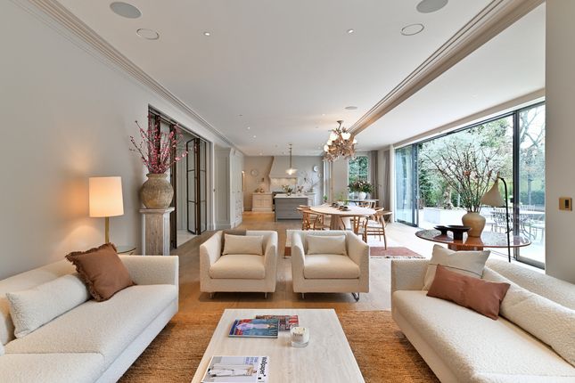 Langdale House, 20, Roehampton Gate, London photo 4