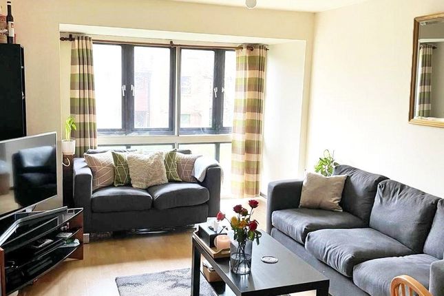 37, Stags Way, Isleworth photo 2