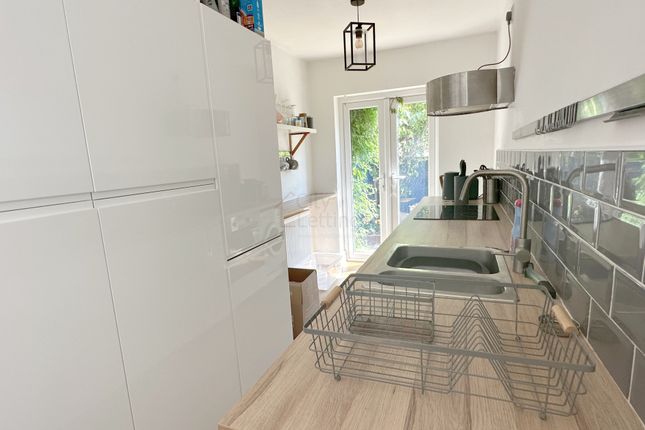 87, Glapton Road, The Meadows photo 4