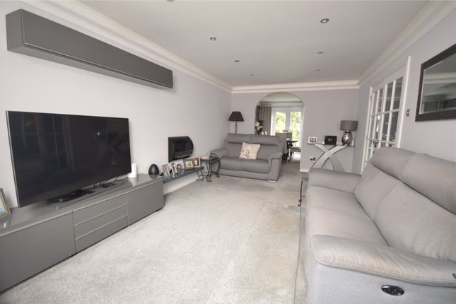 18, Crown Meadow, Essex photo 3