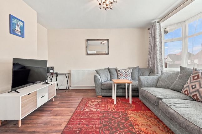 36, St. Georges Drive, Westcliff-on-sea photo 4