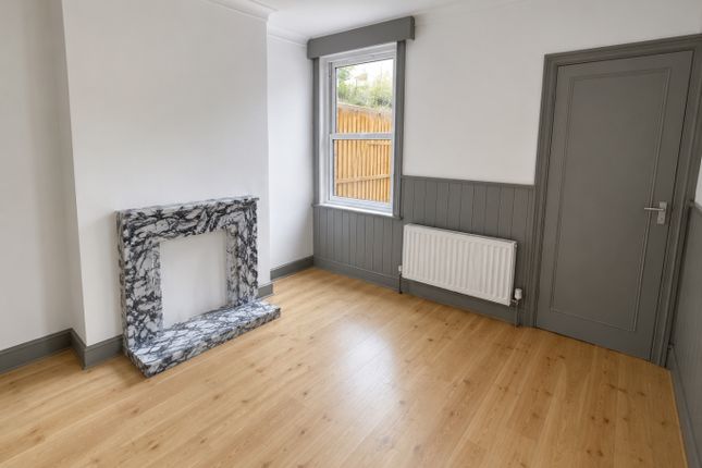 68, Ashton Road, Luton photo 3