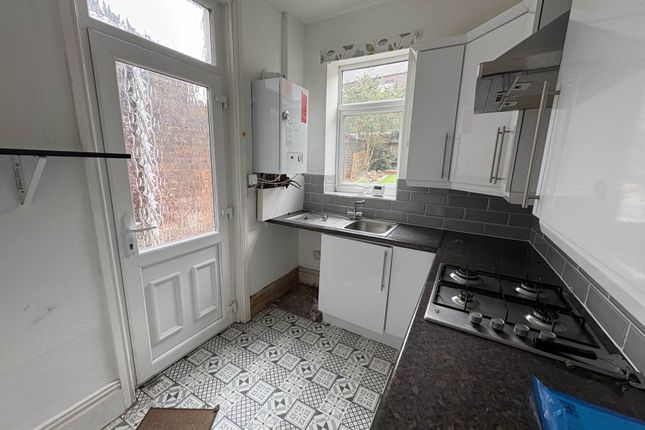 195, Oldham Road, Oldham photo 4