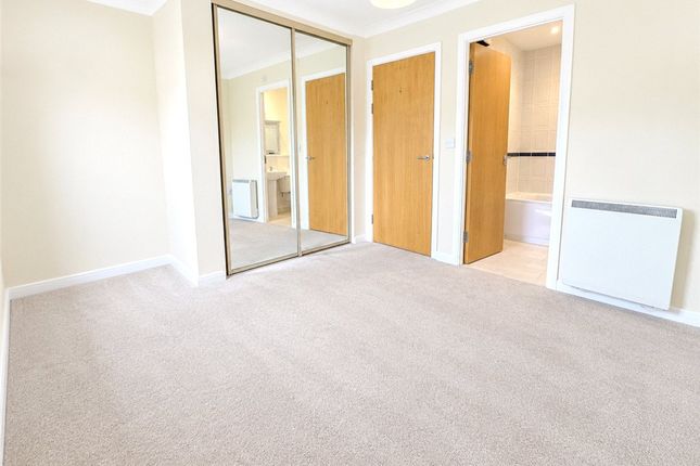 Flat 27, Solent Court, 1258, London Road, London photo 3