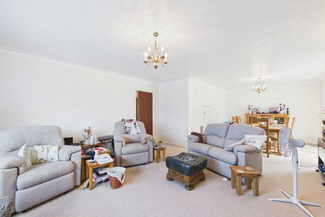 15, Burford Close, Worthing photo 3