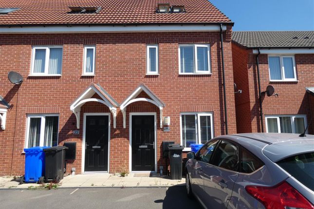 Thumbnail Town house to rent in Gilliver Close, Burton-On-Trent