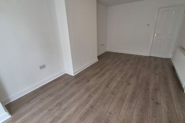 219, Longford Road, Staffordshire photo 5