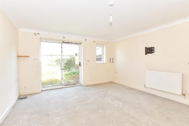 68, Grebe Close, Waterlooville photo 4