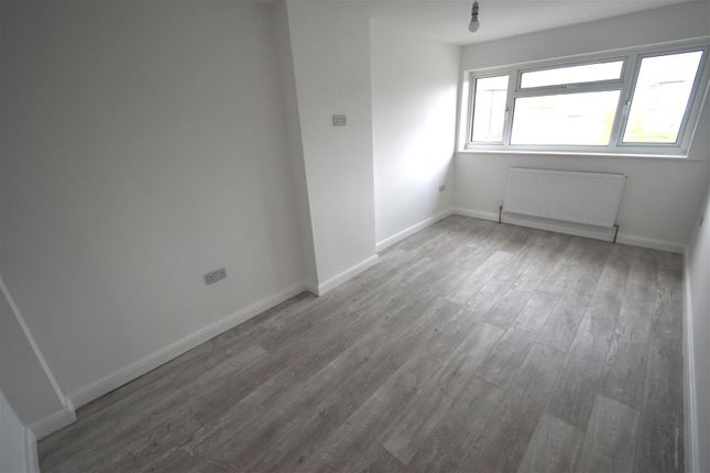 31, Miskin Road, Dartford photo 4