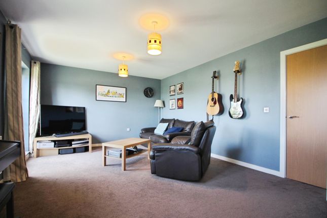 30, Swarcliffe Approach, Leeds photo 2