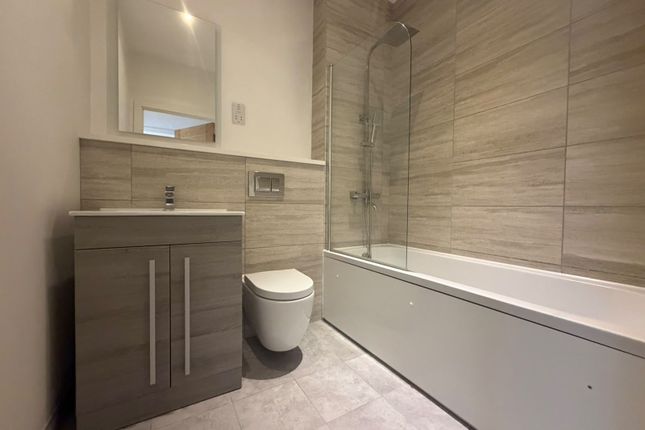 17 Missenden House Chalfont Park, Gerrards Cross photo 5