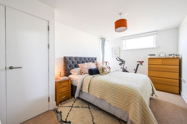 Tiller Road, E14, Canary Wharf photo 3