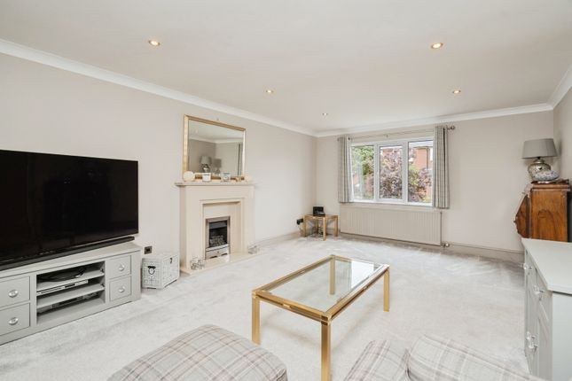 22, Sanderling Close, Bolton photo 4