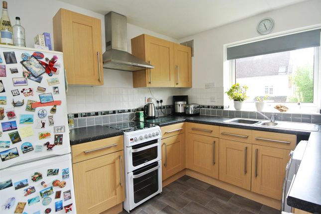 28, Greenacre Court, Englefeld Green photo 3