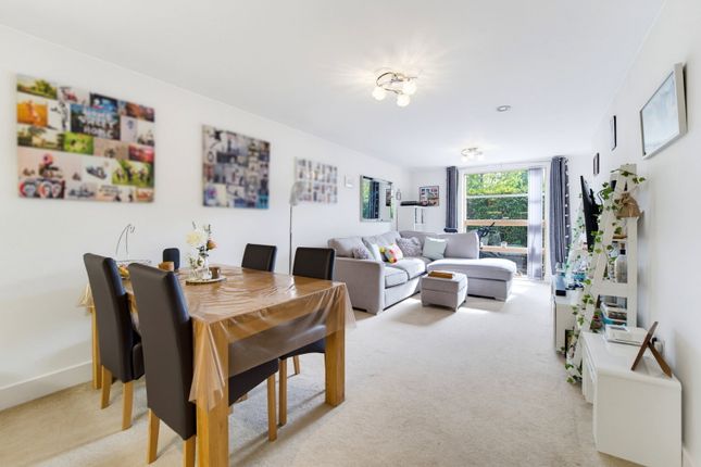 34, Pretoria Road, Chertsey photo 2