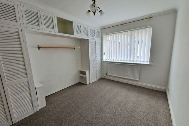 48 Deri Avenue, Bridgend photo 5