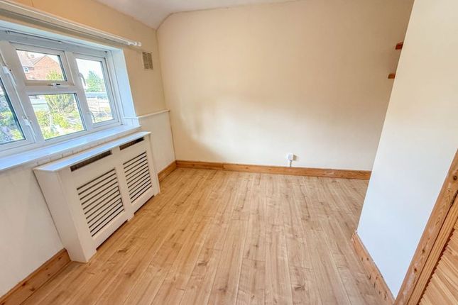 12 Bramshot Way, Watford photo 4