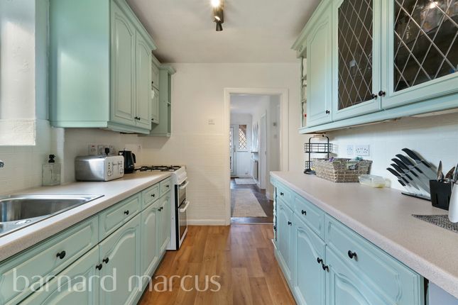 28, Queens Way, Feltham photo 4