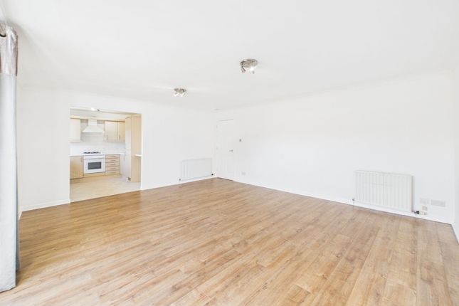 Flat 6, 214 Eaglesham Road, Glasgow photo 4