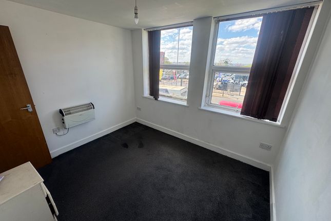 Flat 11, St Albans House - Harehills Lane, Leeds photo 3
