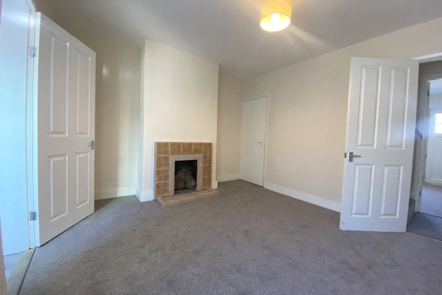 11, Curtis Gardens, Surrey photo 3