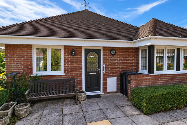 11, Walnut Close, Stourbridge photo 2