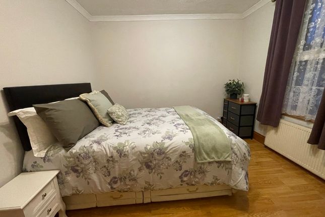 84, Woodthorpe Road, Ashford photo 4