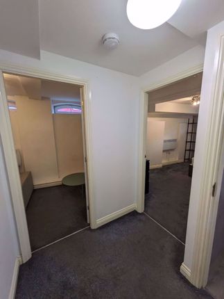 Flat 2, Camden House, Grey Street, Ashton-Under-Lyne photo 3