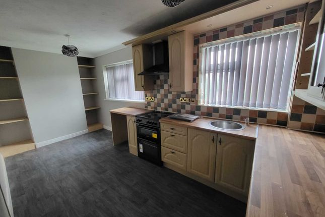 11, Bank View, Dewsbury photo 2