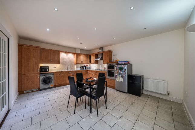2 Marsh Point, Marsh Road, Pinner photo 3