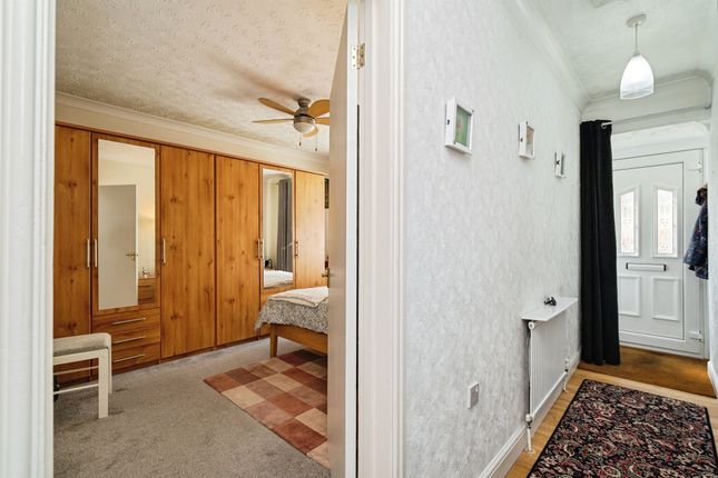 215, Gorleston Road, Lowestoft photo 2