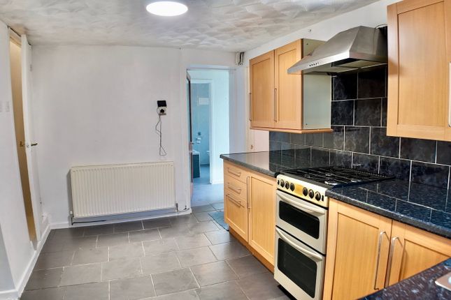 2, Hafod Fan Terrace, Abertillery photo 2
