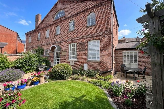 Chapel House, Newport Pagnell photo 2