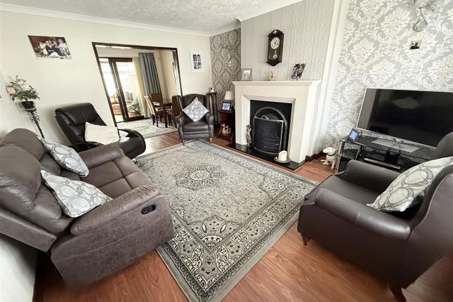 18, Wharfedale Drive, Rainhill Prescot photo 2