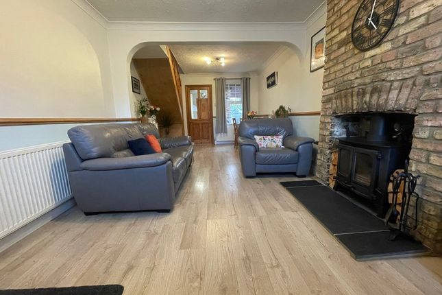 84, Woodthorpe Road, Ashford photo 2