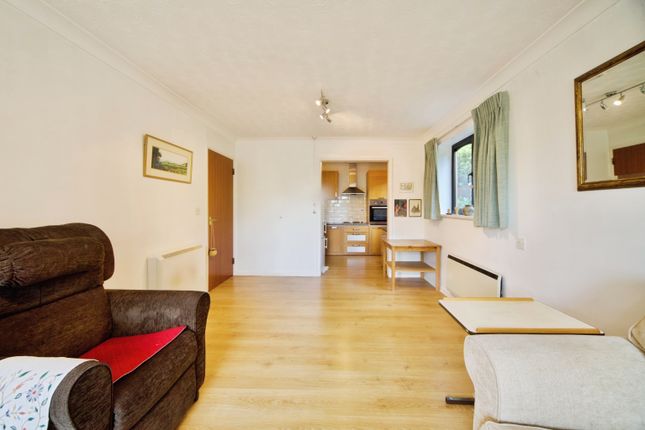 6, Manor Court Lodge, South Woodford photo 4