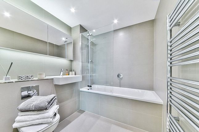 UNCLE Elephant & Castle (1 Bed F), 9, Churchyard Row, London photo 3
