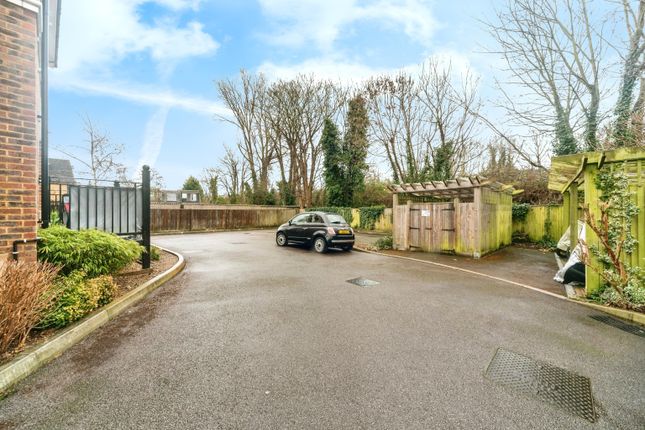 Flat for sale in Portsmouth Road, Thames Ditton, Surrey