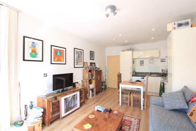 Flat for sale in Tentelow Lane, Norwood Green/ Southall