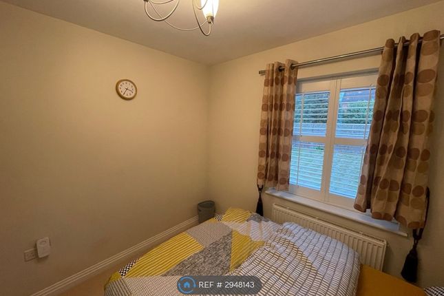 Cedar Crescent, Bushey photo 5