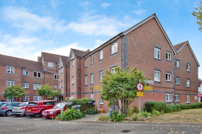 Thumbnail Flat for sale in Balmoral Road, Westcliff-On-Sea, Essex