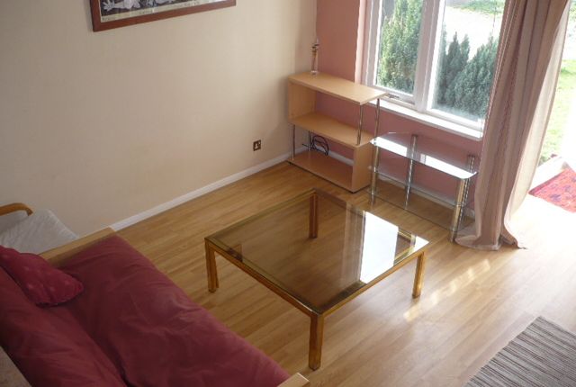 5, Kelly Close, Shepperton photo 2