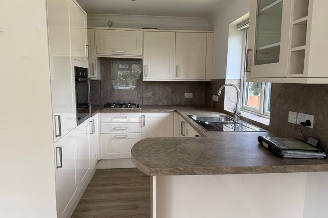 3, Newport Pagnell photo 3
