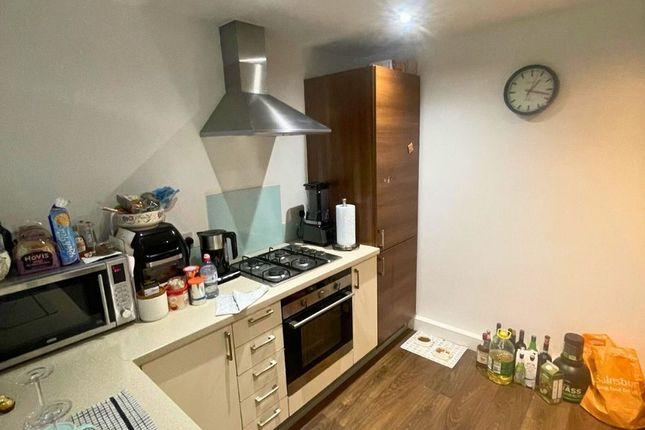 16, Louisa Oakes Close, London photo 3