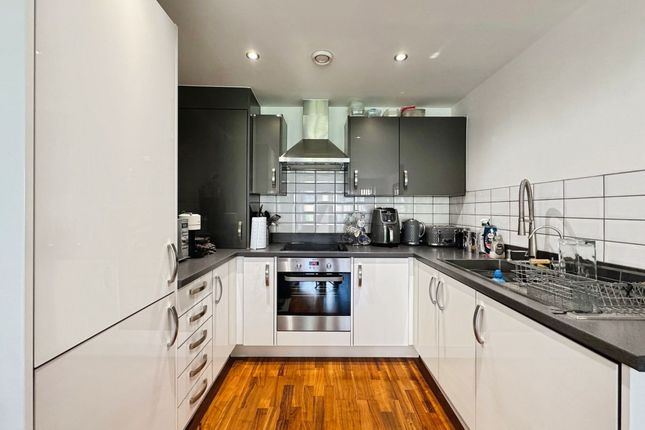 Flat 14, Capricorn Court, Edgware photo 2